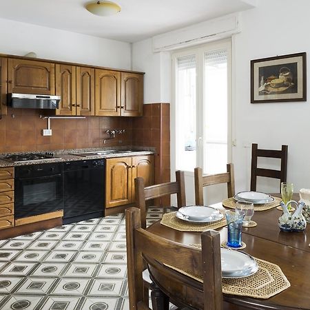 Casa Adriana Villa Лидо Ди Камайоре Екстериор снимка